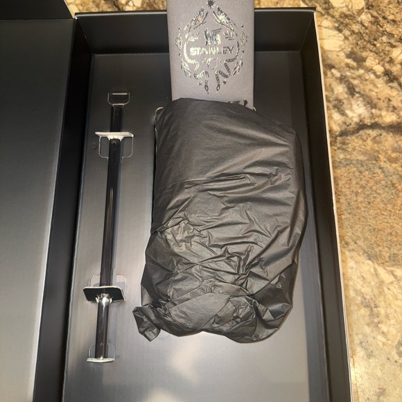 deadly damask stanley - Picture 2 of 9